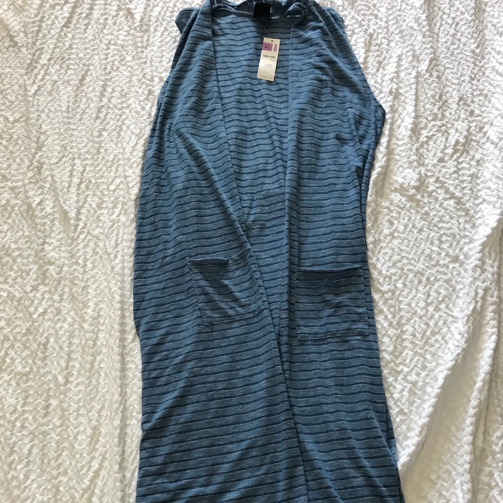 Agnes & Dora Duster